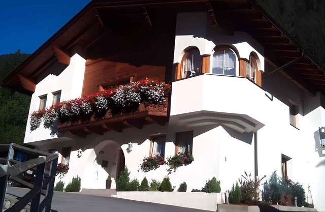 Holiday apartment Close to the ski lift with barbecue and internet