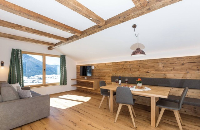 Holiday Apartment 'Ausserharmerhof Wiesenglück' with Mountain View, Shared Garden and Wi-Fi