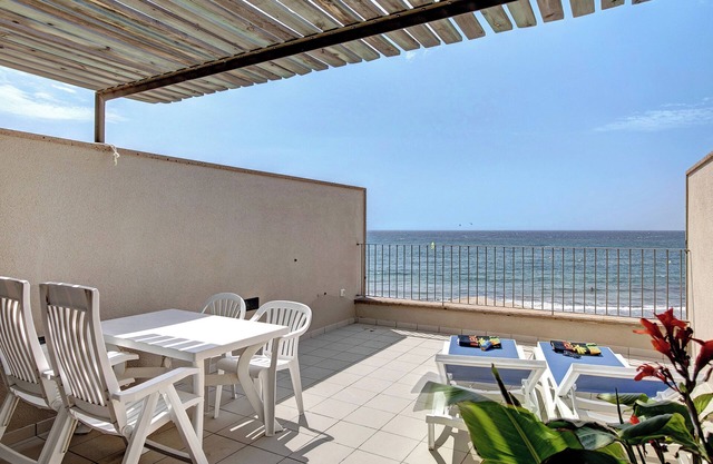Holiday Apartment 'Casa Médano 20 By Médano Rentals' with Sea Views, Terrace and Wi-Fi