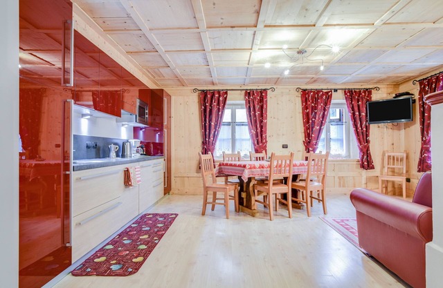 Holiday Apartment "Cesa San Florian Apartment 1" with Mountain View & Wi-Fi