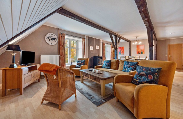 Holiday Apartment 'Das Eulennest' with Shared Terrace and Garden