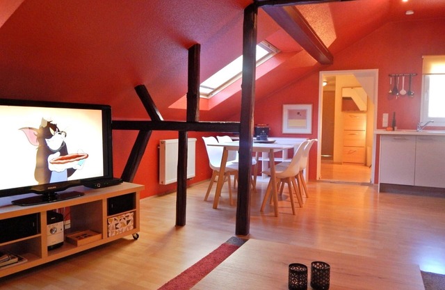 Holiday Apartment 'Ferienhaus Rheinblick Wohnung 4' with Shared Terrace, Wi-Fi and Air Conditioning