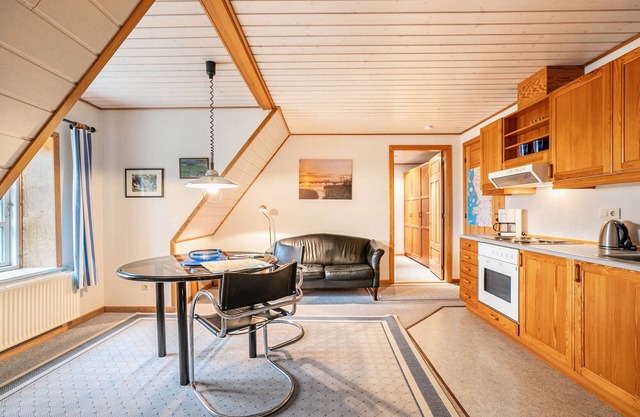 Holiday Apartment 'Giebelwohnung' with Shared Garden and Wi-Fi
