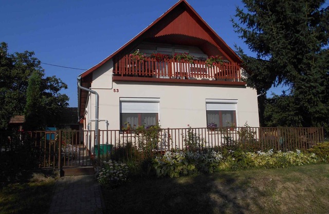 Holiday apartment with terrace and gazebo