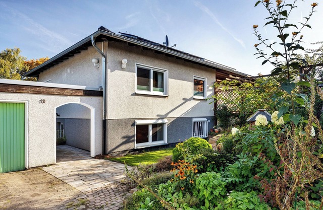 Holiday Apartment Lilly with Private Terrace, Private Garden and Wi-Fi