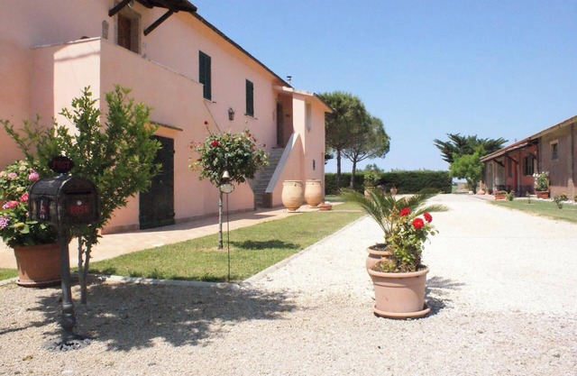 Holiday Apartment "Melissa" with Wi-Fi & Garden