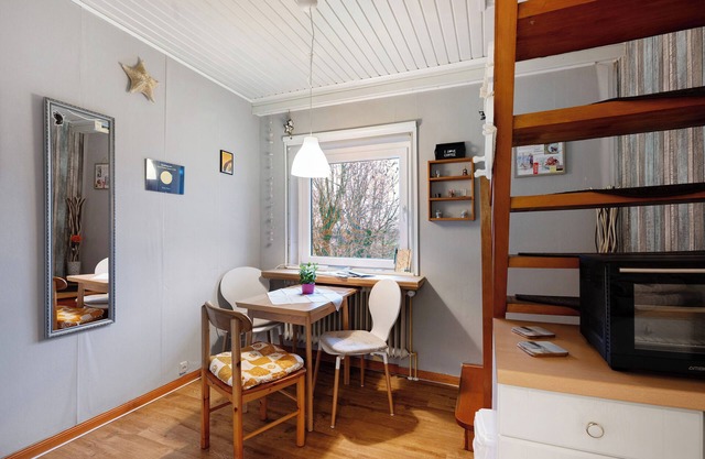 Holiday Apartment 'Op'nböhn' with Shared Garden and Private Beach Chair