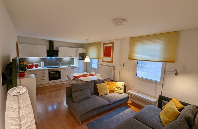 Holiday Apartment 'Rheinblick Wohnung 2' with Shared Terrace, Shared Garden and Wi-Fi