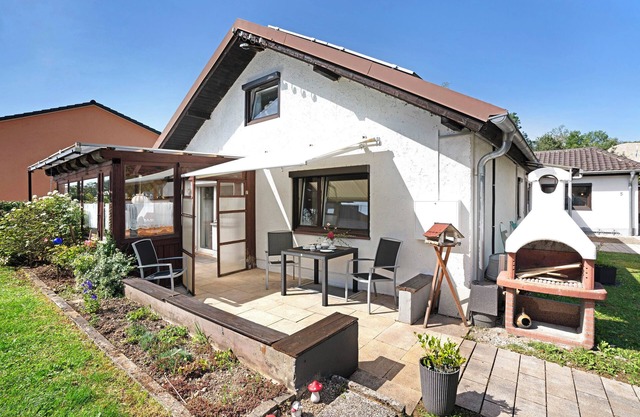 Holiday Apartment 'Zum Hirschen' with Private Terrace and Wi-Fi