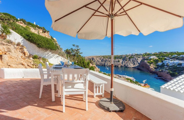 Holiday Home "Vacaciones en Cala Morell" Pet-Friendly, with Sea View and Garden