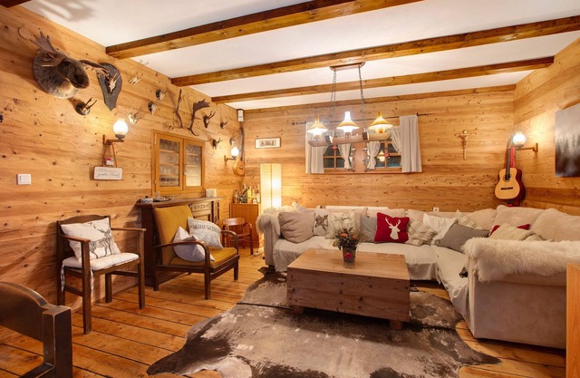 Holiday Home 'Zähringer Hütte' with Private Garden and Wi-Fi