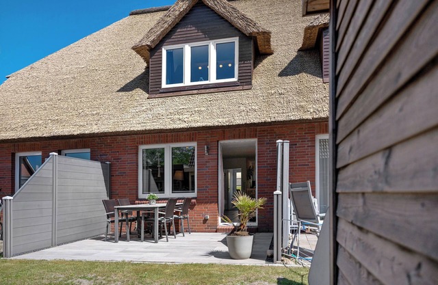 Holiday Home 'Düün Drööm' with Private Terrace, Private Garden and Wi-Fi