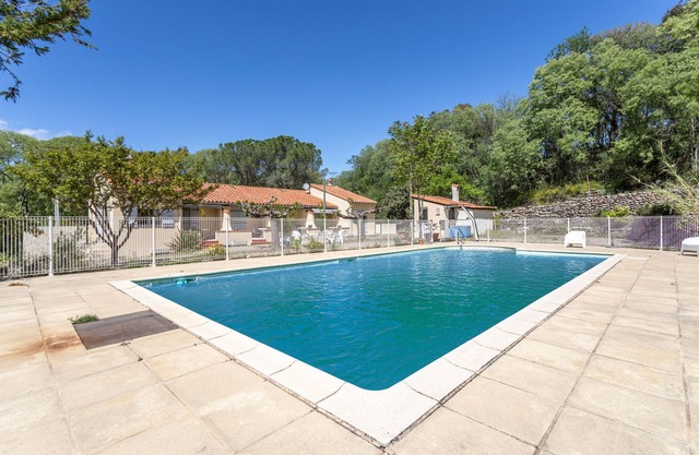 Holiday Home 5 with Mountain View and Shared Pool