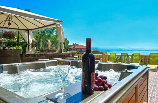 Holiday home Andrea with whirpool by Villas Guide