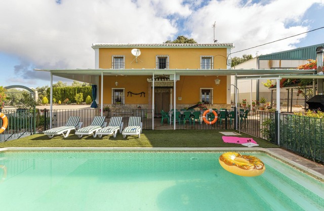 Holiday Home "Cortijo Rural Puerto Nuevo" with Pool, Garden, Terrace & Wi-Fi