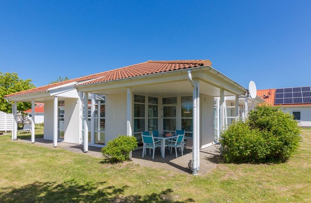Holiday home on the Baltic Sea, near the beach, sauna, whirlpool and barbecue hut