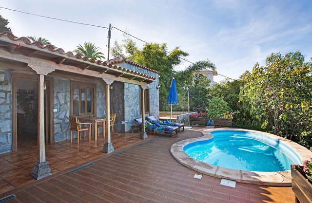 Holiday Home 'El Manso' with Sea View, Wi-Fi and Air Conditioning