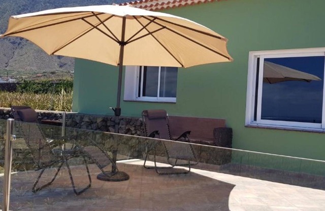 Holiday Home 'Elvira' with Sea View, Private Terrace and Wi-Fi