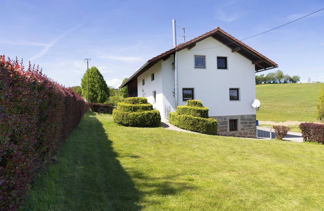 Holiday Home 'Ferienhaus Kreuzbergblick' with Mountain View, Private Terrace and Wi-Fi