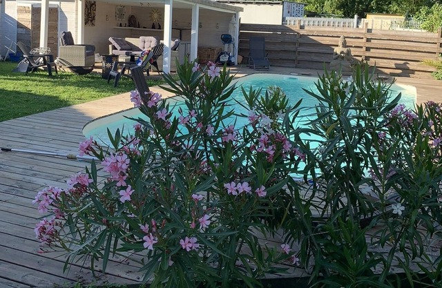 Holiday home near 20 minutes from Bordeaux and the beaches
