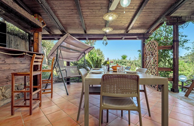 Holiday Home 'Il Carrubbo' with Mountain View, Private Terrace and Air Conditioning