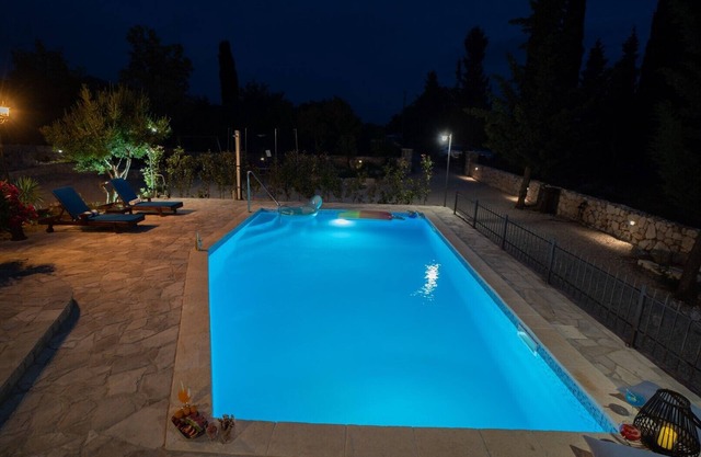 Holiday home Ilir- 3 bedroom house with private pool
