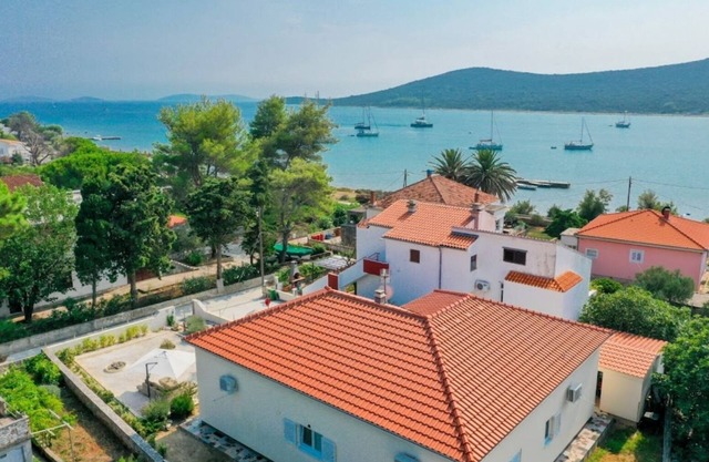 Holiday Home in Ist with Terrace, Air condition, WIFI, Washing machine (5103-1)