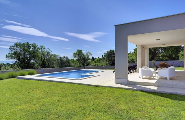 Holiday Home in Kavran near the Sea