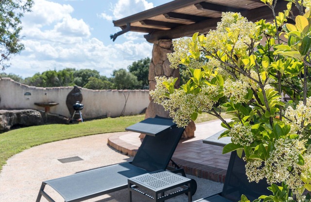 Holiday Home 'La Vela' with Sea View, Wi-Fi and Air Conditioning