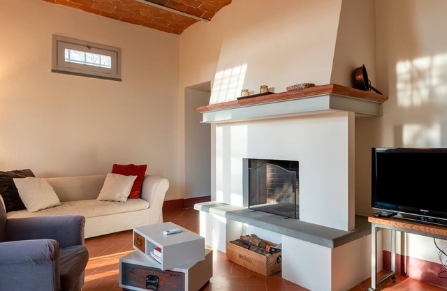 Holiday Home 'Magazzino 4 Superior' with Shared Pool, Wi-Fi and Air Conditioning