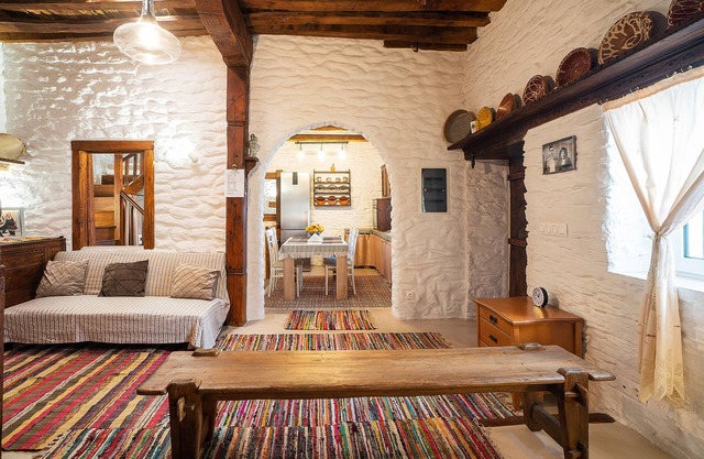 Holiday Home 'Mannas House' with Sea View, Wi-Fi and Air Conditioning