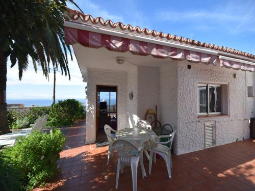 Holiday Home Mesa del Mar near Black Beach