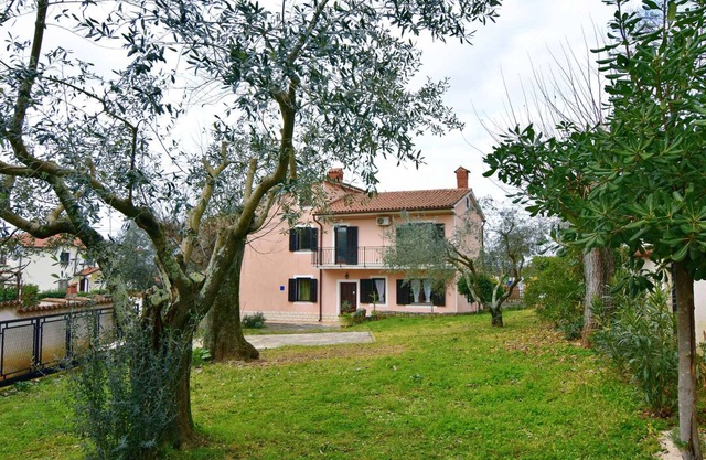Holiday home modernly equipped for groups, families and friends
