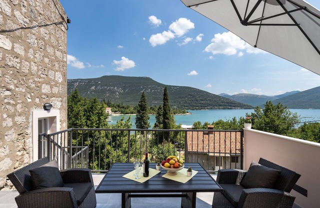 Holiday Home Monika - Two Bedroom Holiday Home with Terrace and Sea View