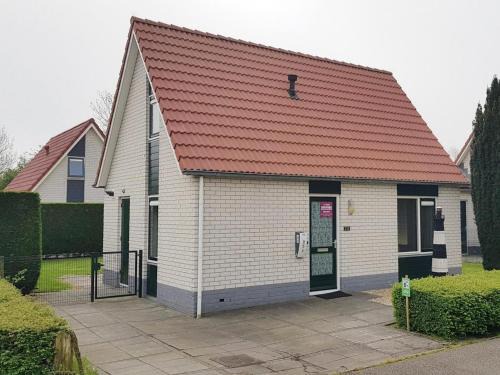 Holiday Home near Beach in Strandpark