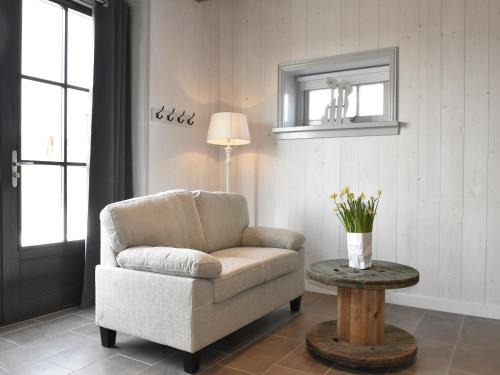 Holiday Home near Groote Keeten Beach