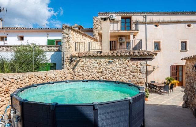 Holiday Home 'Pina' with Mountain View, Private Pool and Wi-Fi