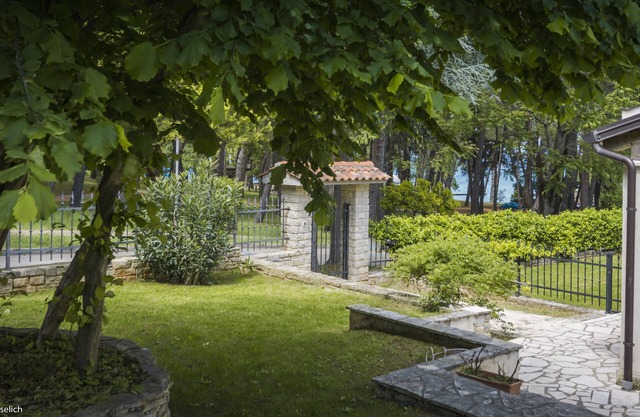 Holiday Home Sofia - 50 meters from the sea for 6/8 people - Porec - Sea Center