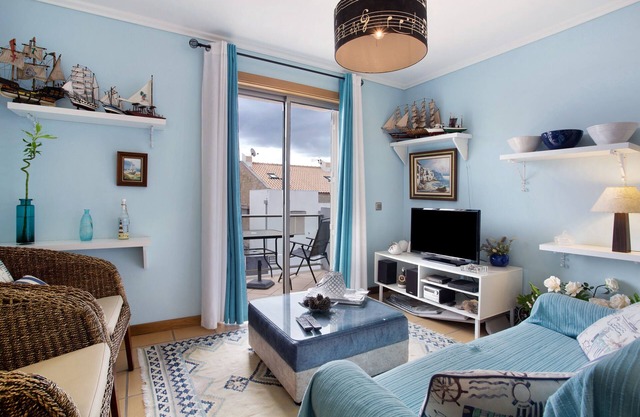 Holiday Home 'Sun and Moon' close to the Beach with Sea View, Terrace & Wi-Fi