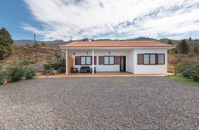 Holiday Home 'Tajinaste' with Sea Views, Wi-Fi and Air Conditioning