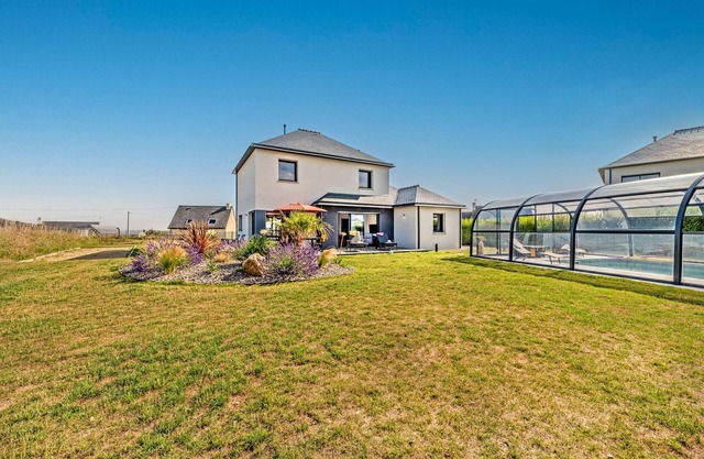 Holiday Home 'Ti Braz Magnifique Maison Piscine' with Sea View, Private Pool and Wi-Fi