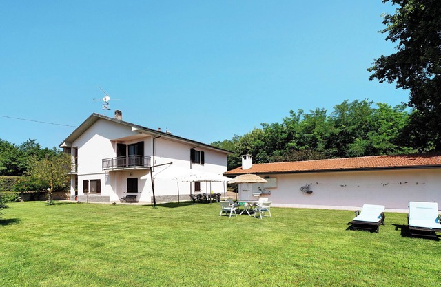 Holiday Home 'Villa Fox' with Garden, Balcony and Shared Wi-Fi