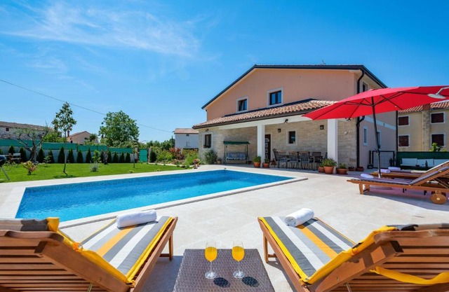 Holiday Home Villa Sa-Ra