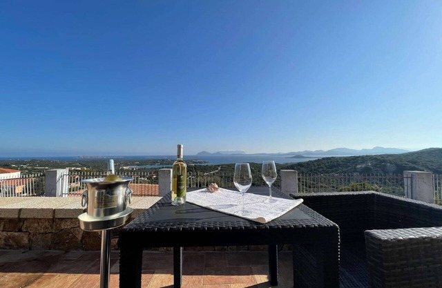 Holiday Home 'Villa Lu Passiu In Costa Smeralda' with Sea View, Wi-Fi and Air Conditioning