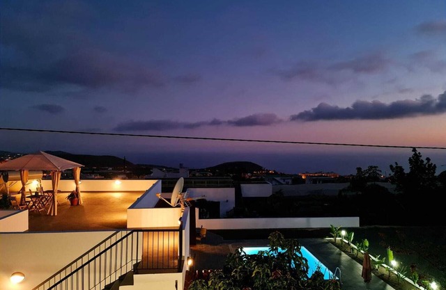 Holiday Home 'Villa Tino- Casa M' with Mountain View, Shared Pool and Wi-Fi
