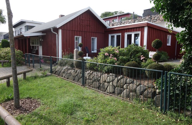 Holiday Home 'Waren An Der Müritz' with Lake View, Private Terrace and Wi-Fi