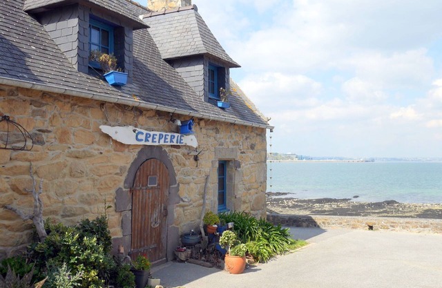 Holiday home with fantastic sea views on the Crozon Peninsula