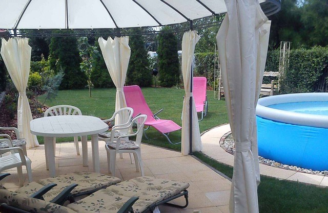 Holiday home with beautiful garden