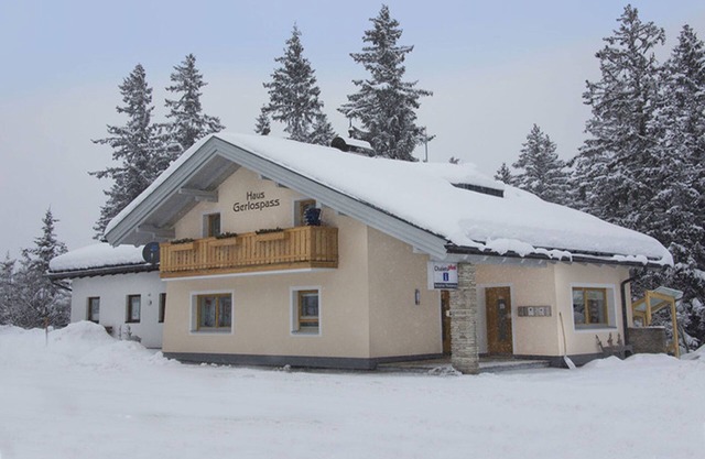 Holiday home with sauna, 1.2 km to the ski lift