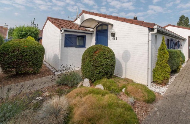 Holiday Home Zeewind 145 by Interhome